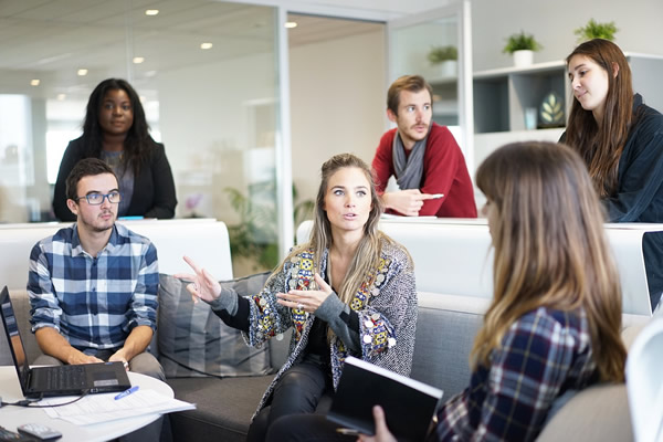 Femmes et hommes à égalité au travail