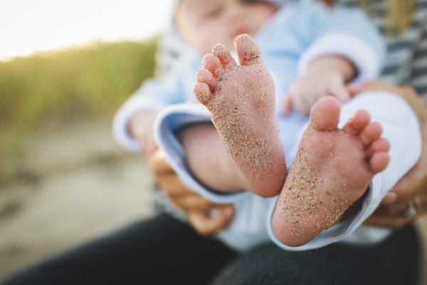 De retour de la plage avec bébé - Photo de Danielle MacInnes