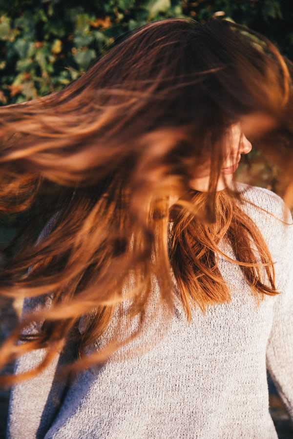 Jeune femme rousse